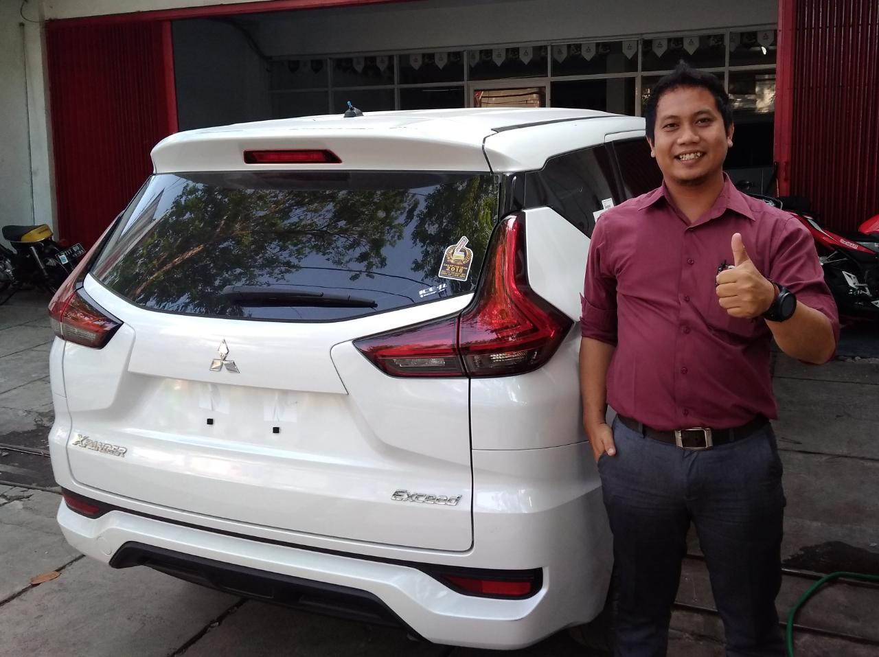 Sales Marketing Mobil Dealer Mitsubishi Leo