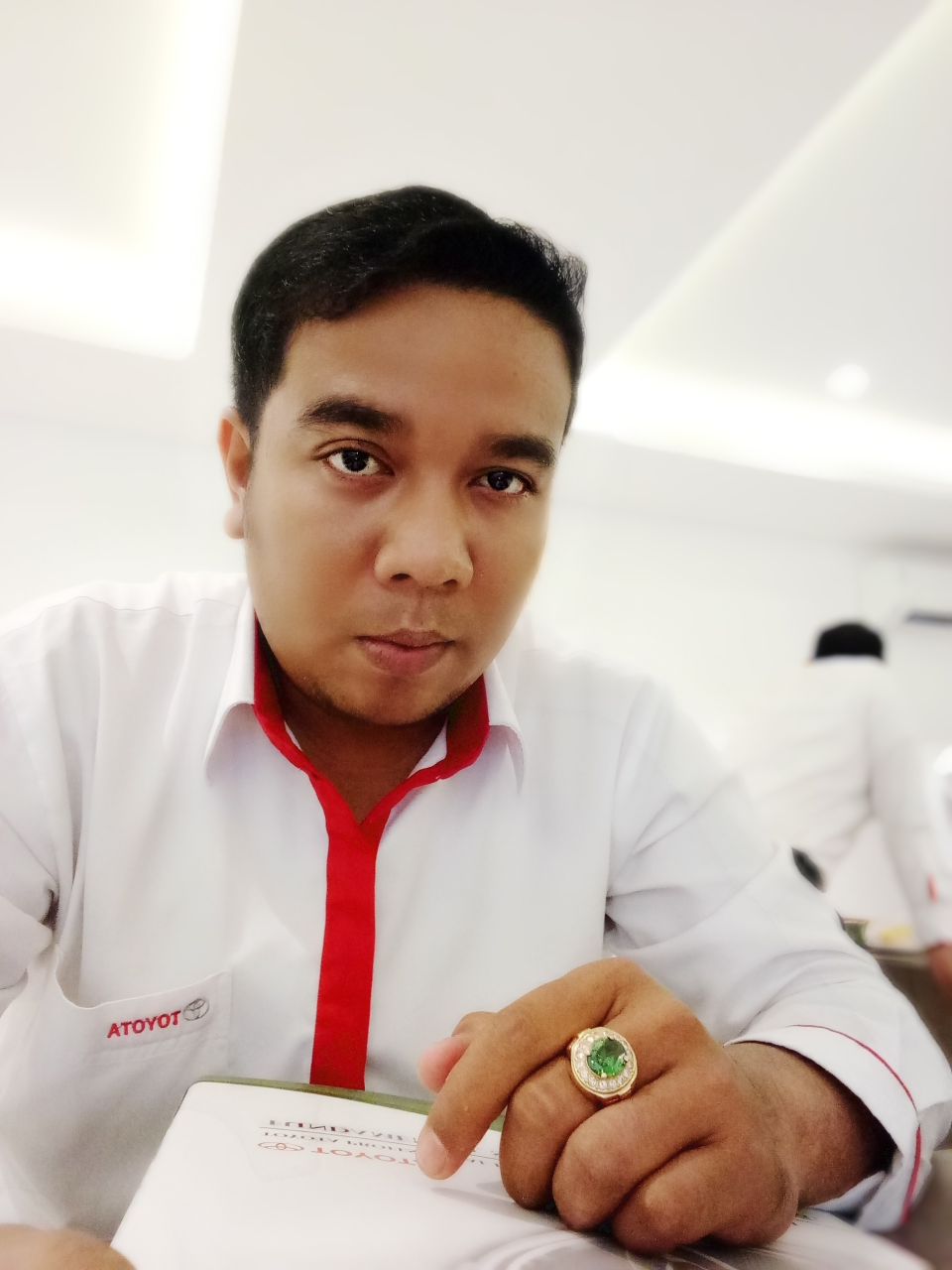 Sales Marketing Mobil Dealer Toyota Jefri