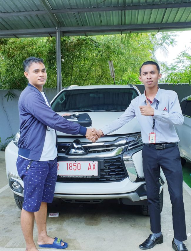 Foto Penyerahan Unit Sales Mobil Mitsubishi Handy (1)